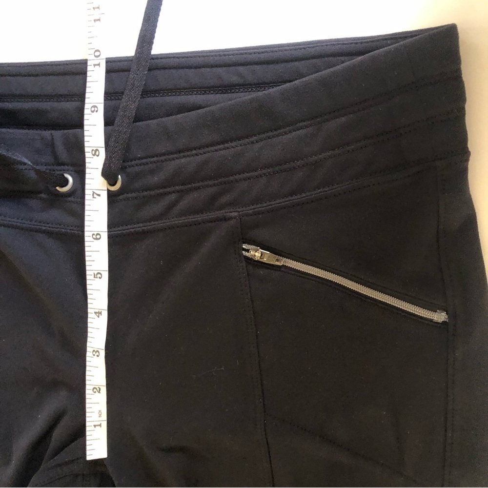 Athleta Metro Black Stretch with Zipper Pockets Active Pants Size M/L - Picture 13 of 16
